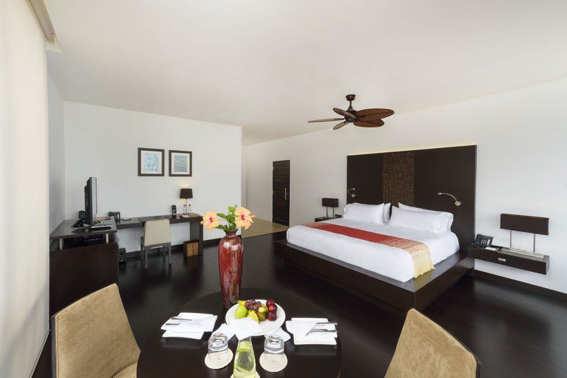Pikaia Lodge Santa Cruz Island Екстериор снимка