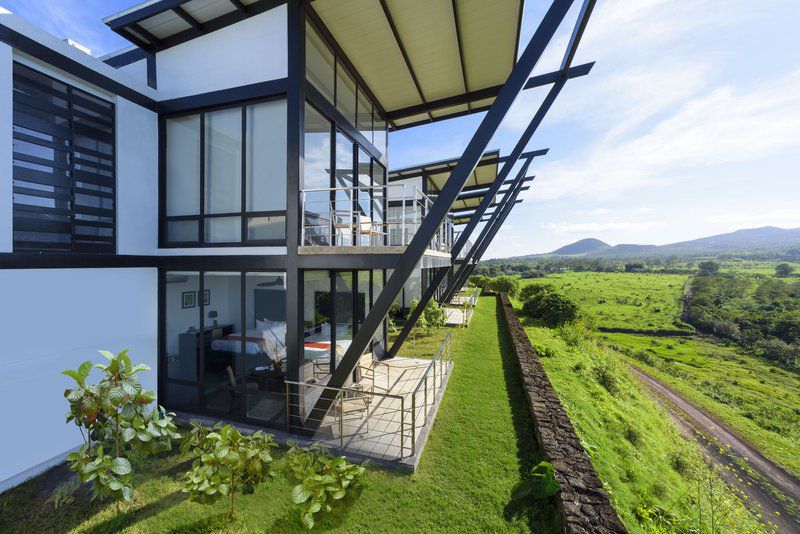 Pikaia Lodge Santa Cruz Island Екстериор снимка