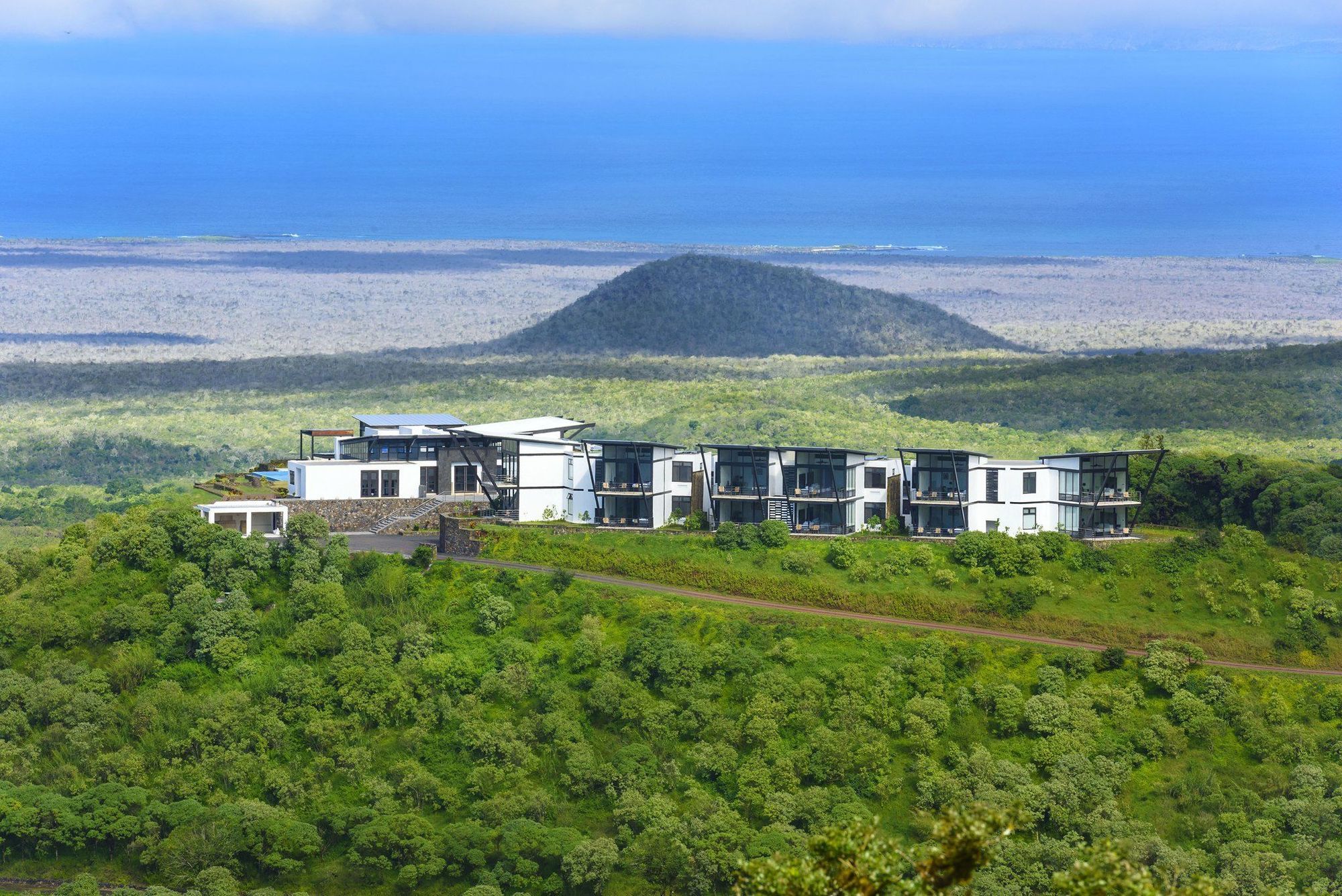 Pikaia Lodge Santa Cruz Island Екстериор снимка