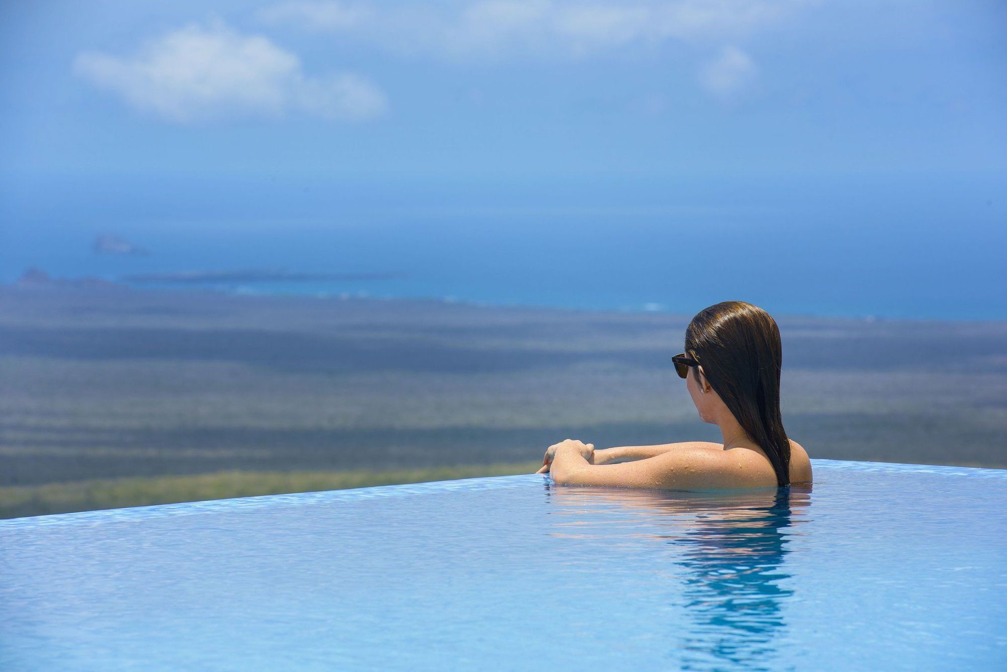 Pikaia Lodge Santa Cruz Island Екстериор снимка