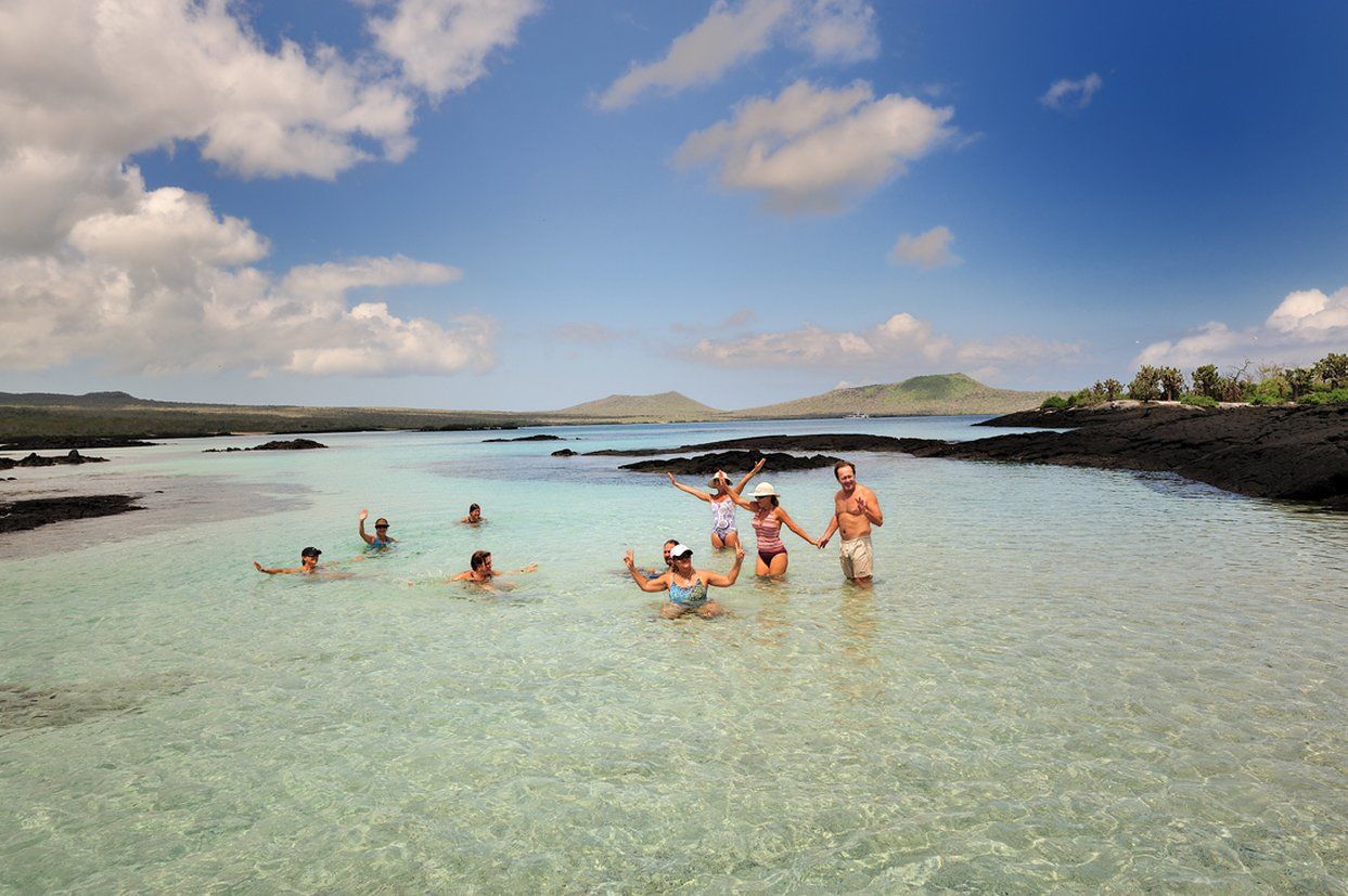 Pikaia Lodge Santa Cruz Island Екстериор снимка