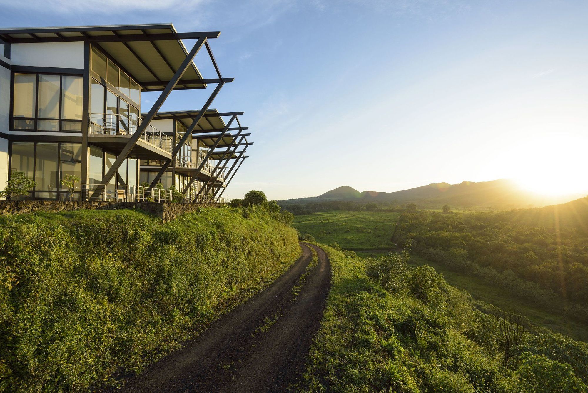 Pikaia Lodge Santa Cruz Island Екстериор снимка